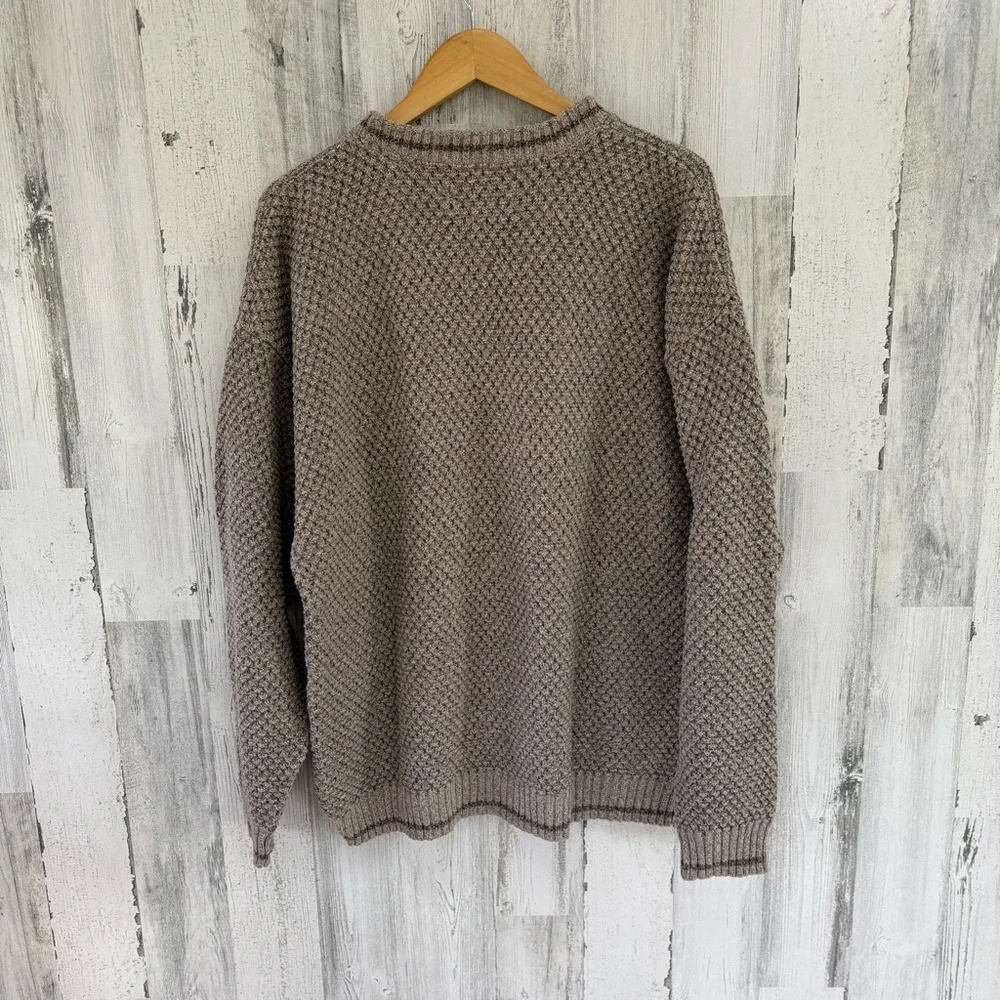 Woolrich Men’s Size Large Made in USA Crew Neck Knit Sweater In Brown